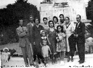 Famiglia al monumento - '40